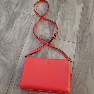 Kate Spade Leila Pebbled Leather Triple Gusset Crossbody in Coral Buds